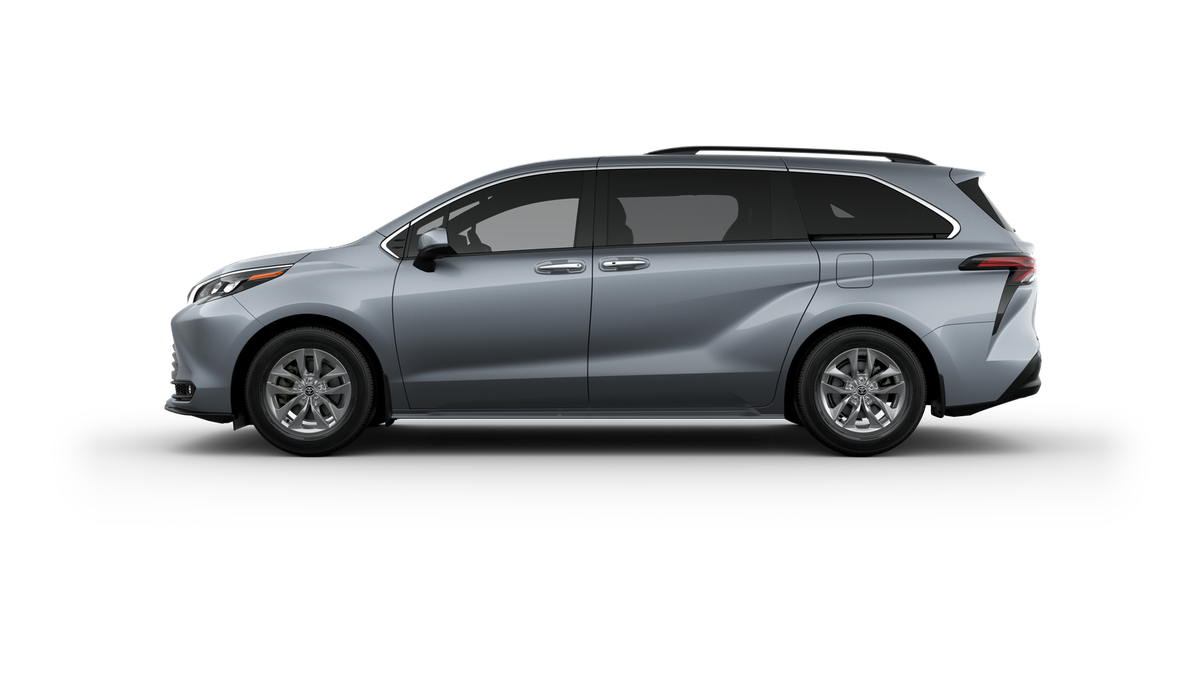 2025 Toyota Sienna XLE photo 20