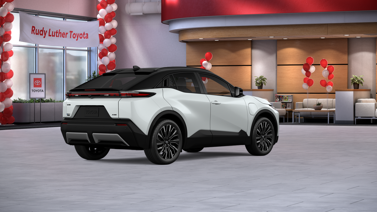 New 2026 Wind Chill Pearl with Midnight Black Metallic roof <sup>1</sup> Toyota  XSE image 12