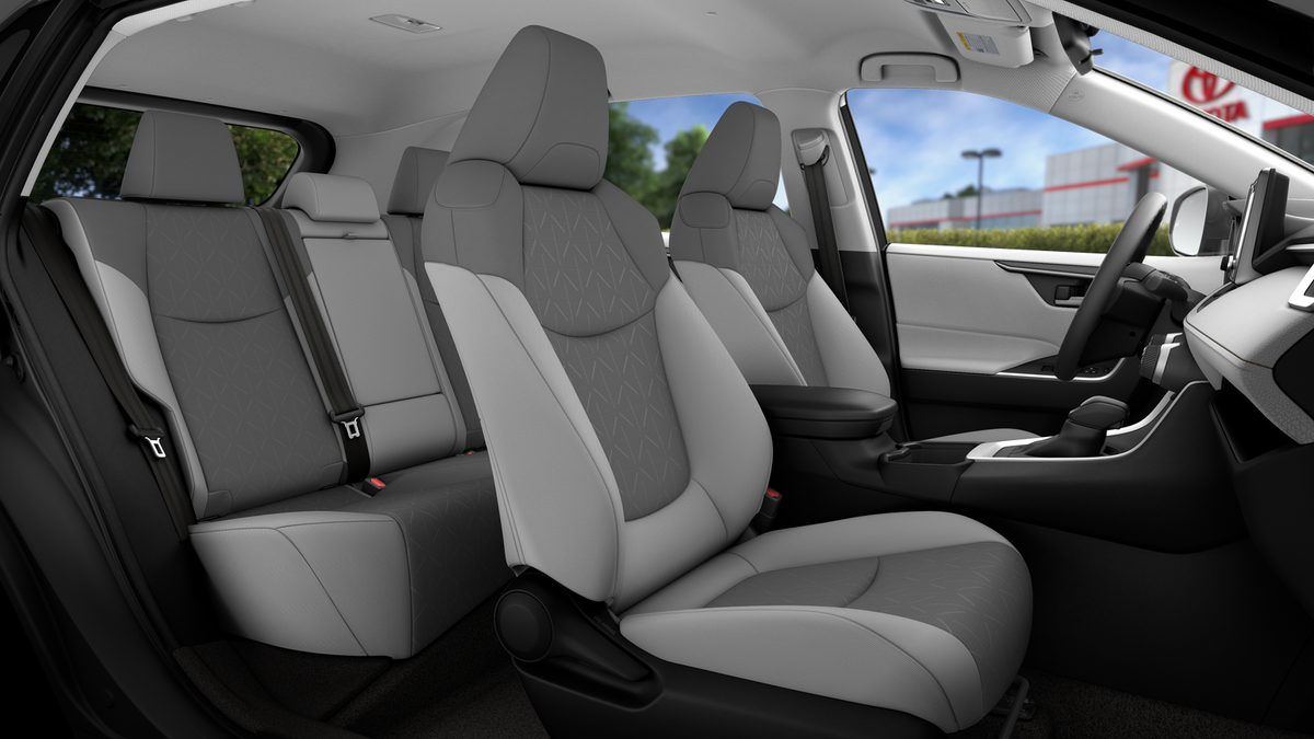 2025 Toyota RAV4 XLE photo 2