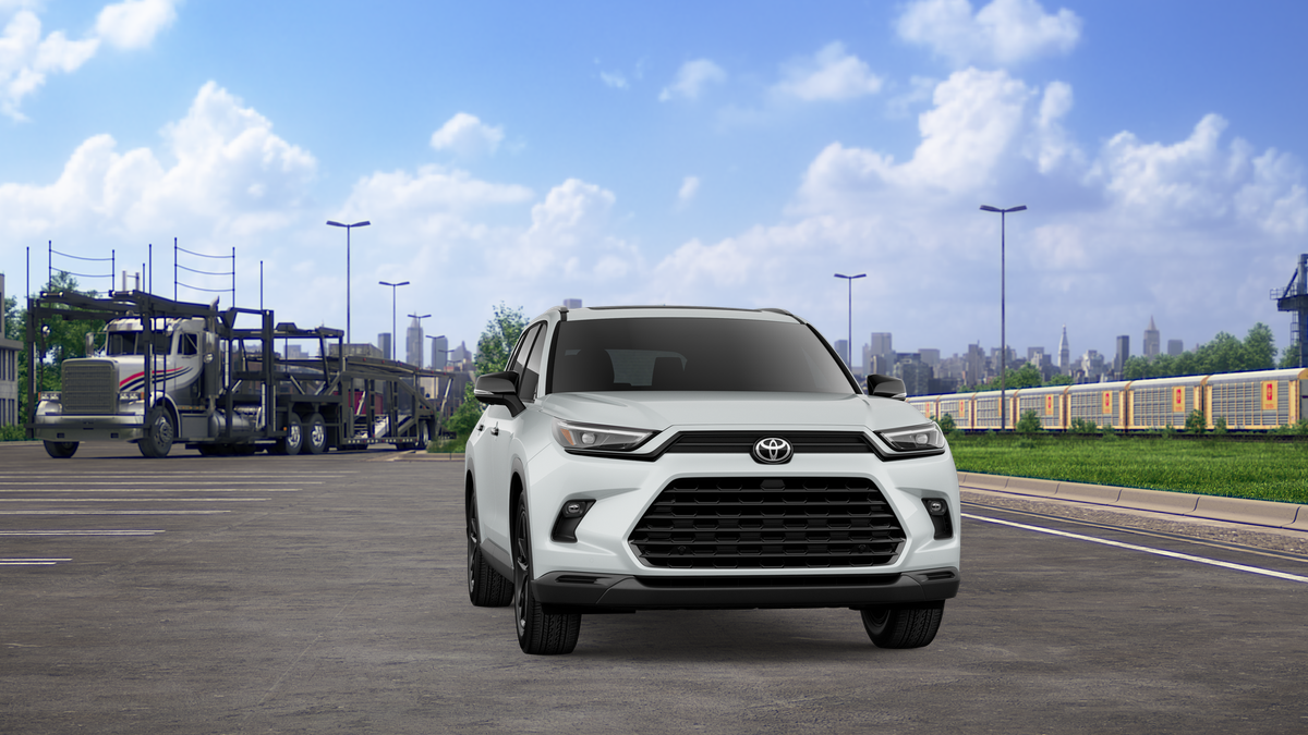 2026 Toyota Highlander Hybrid photo 6