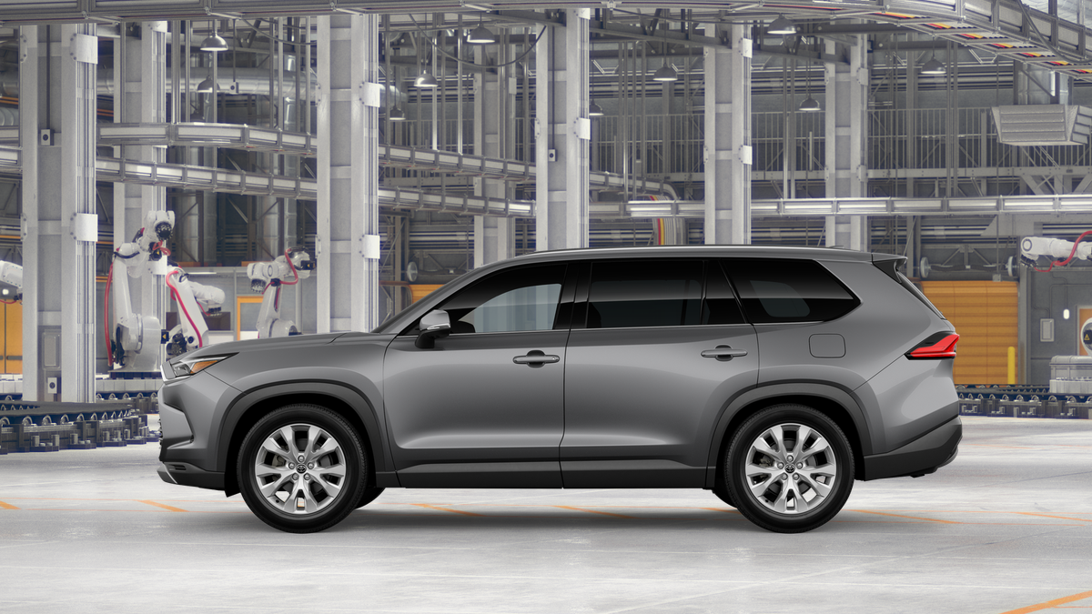 2026 Toyota Highlander Hybrid Limited photo 2