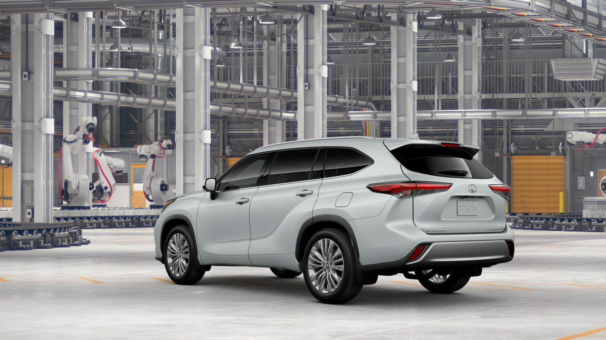 2025 Toyota Highlander Platinum photo 2