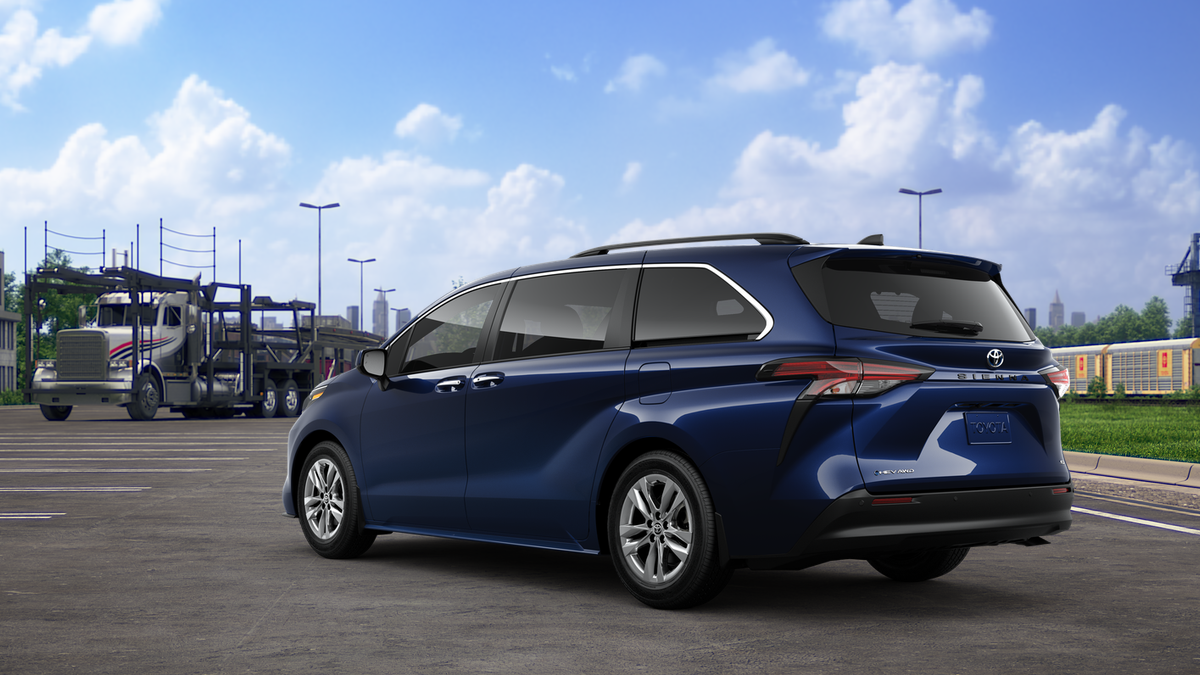 2025 Toyota Sienna XLE photo 6