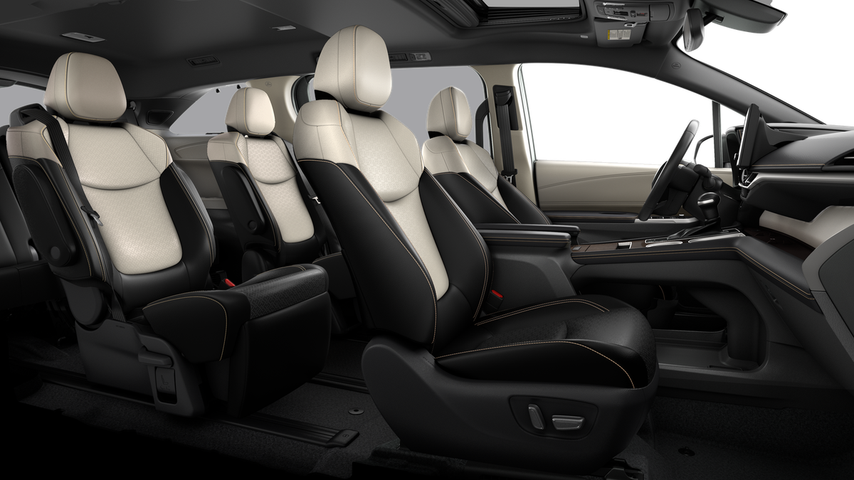 2025 Toyota Sienna Limited photo 18