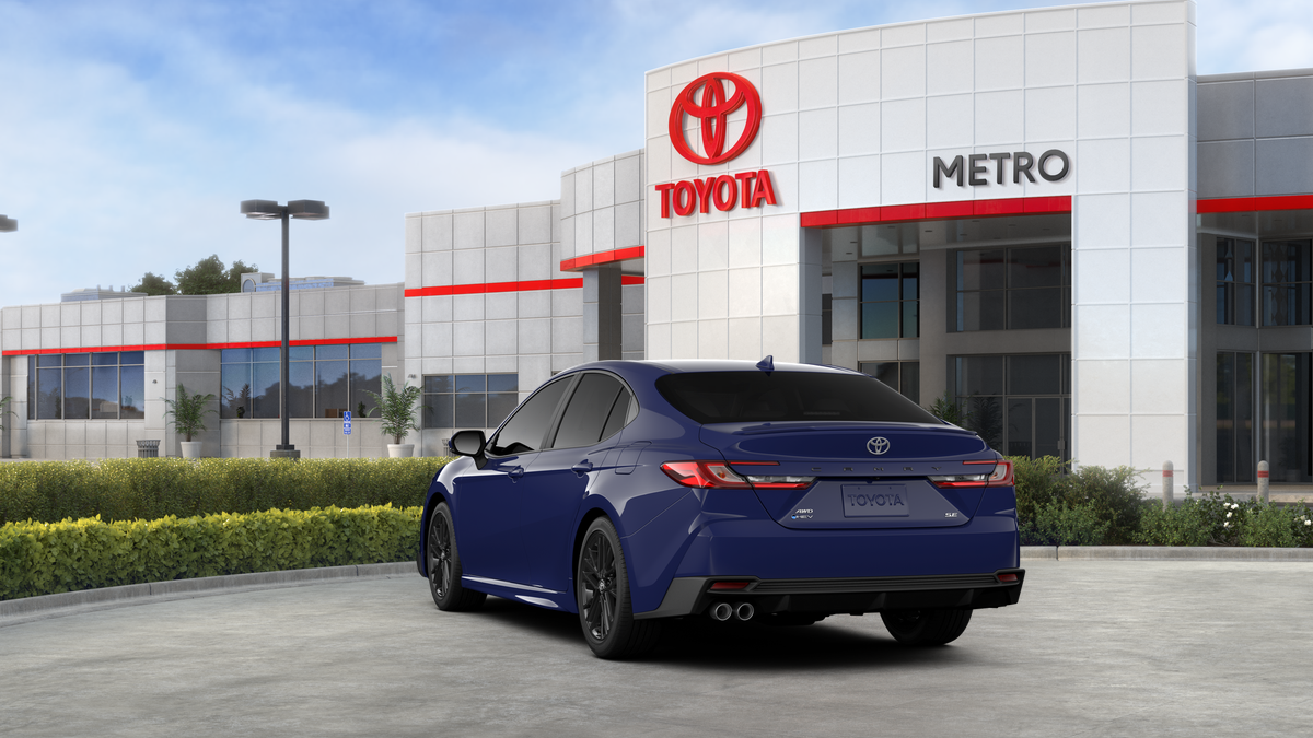 2026 Toyota Camry SE photo 4