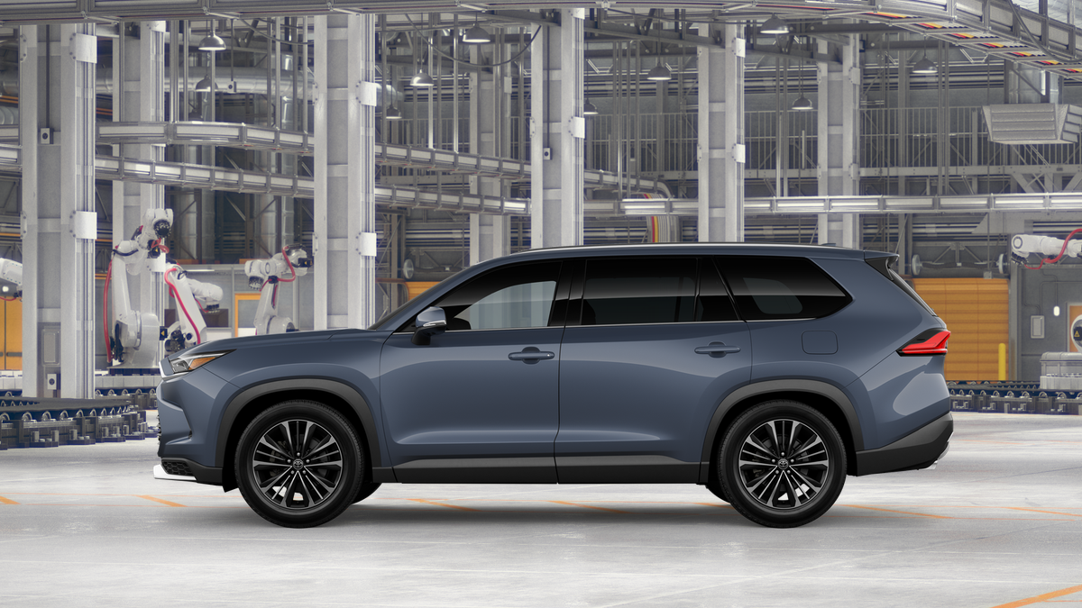 2026 Toyota Highlander Hybrid Platinum photo 6