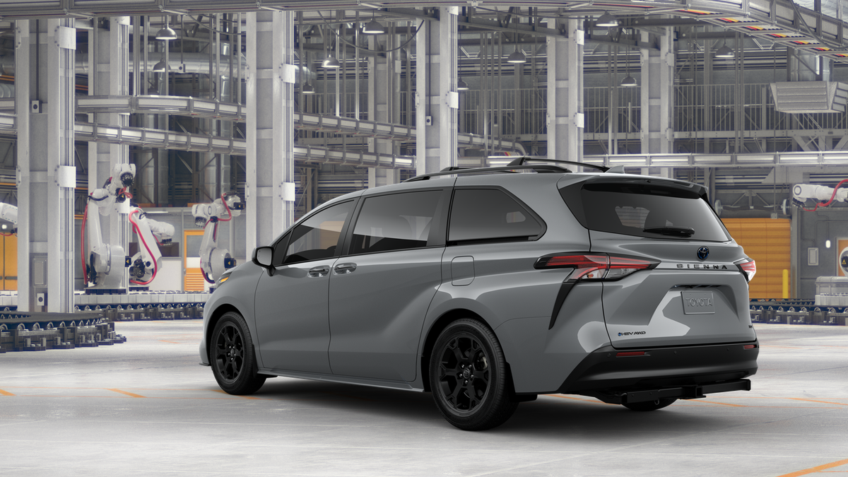 2025 Toyota Sienna Woodland Edition photo 8