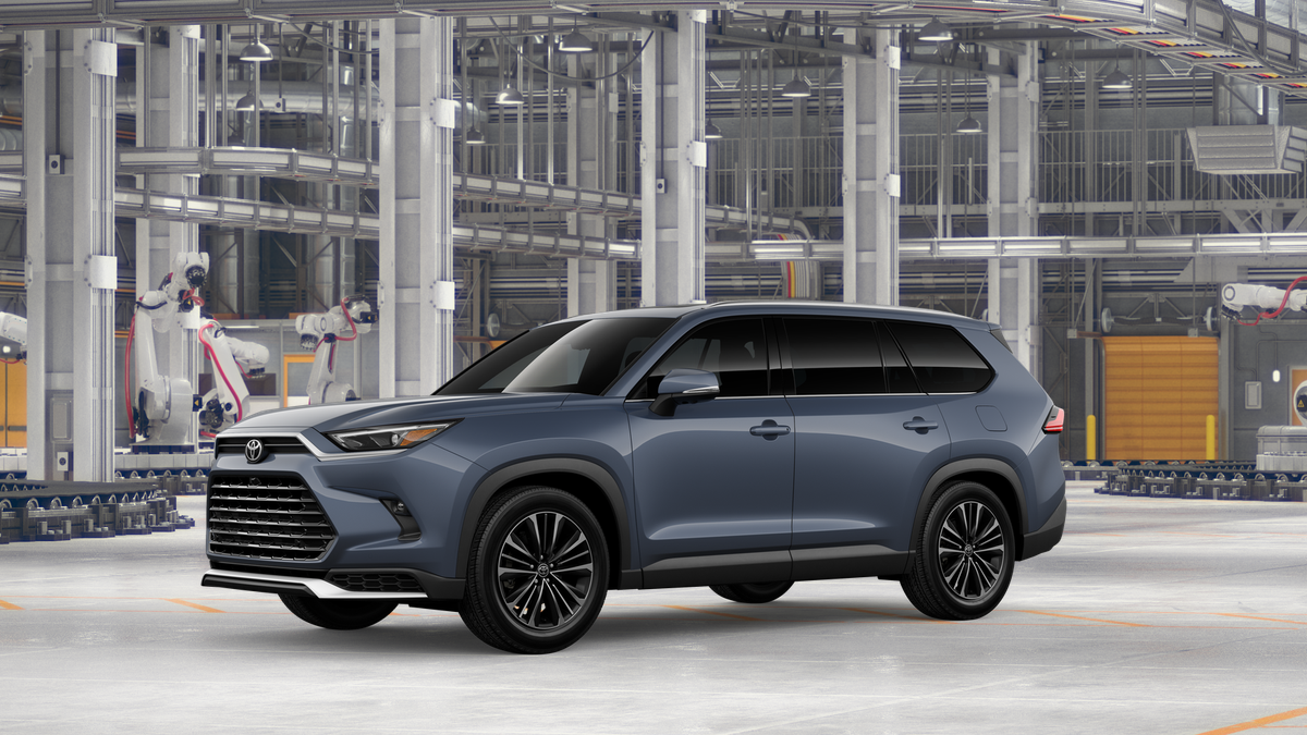 2026 Toyota Highlander Hybrid Platinum photo 4