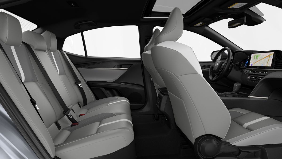 2026 Toyota Camry SE photo 13