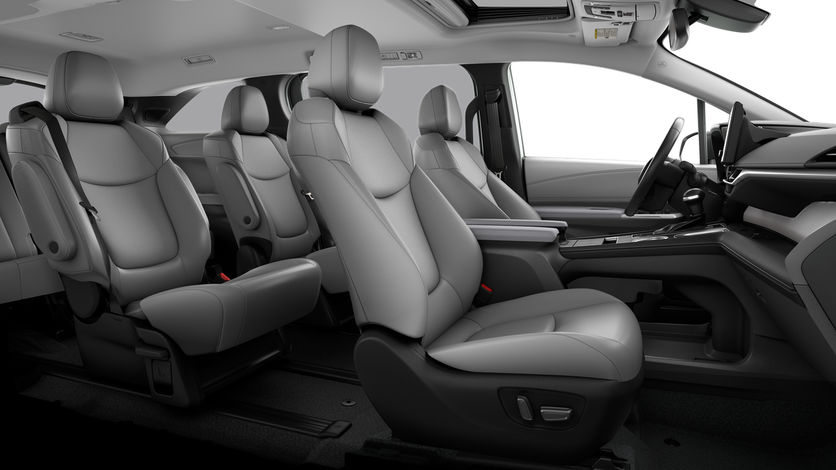 2025 Toyota Sienna XLE photo 36