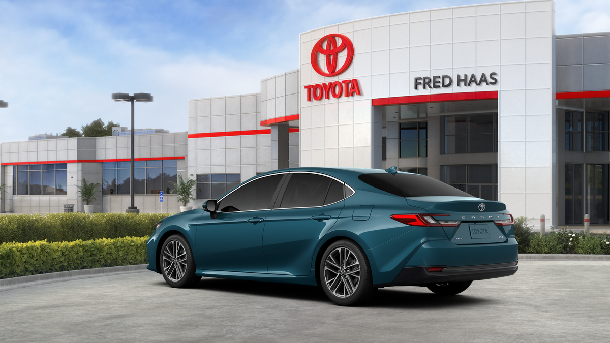 2025 Toyota Camry XLE photo 6