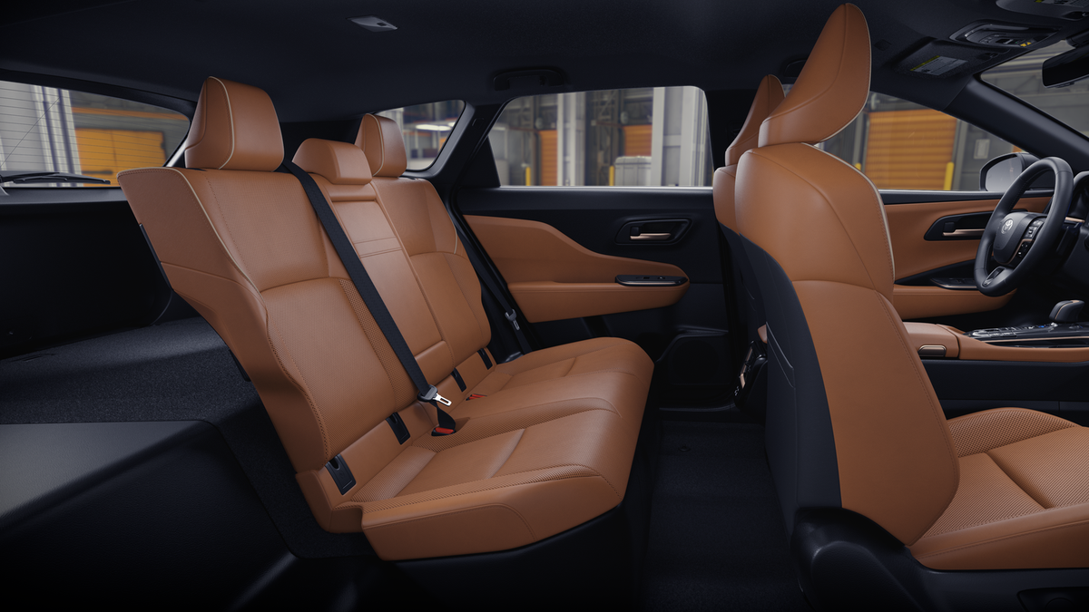 2025 Toyota Crown Signia XLE photo 21
