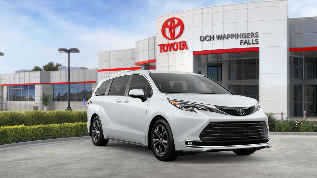 New 2026 Wind Chill Pearl <sup>1</sup> Toyota  Platinum image 17