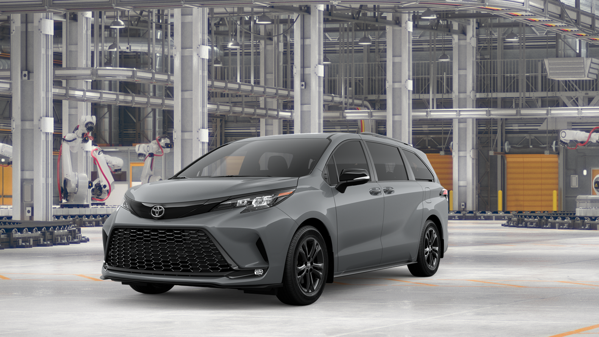 2026 Toyota Sienna XSE's photo