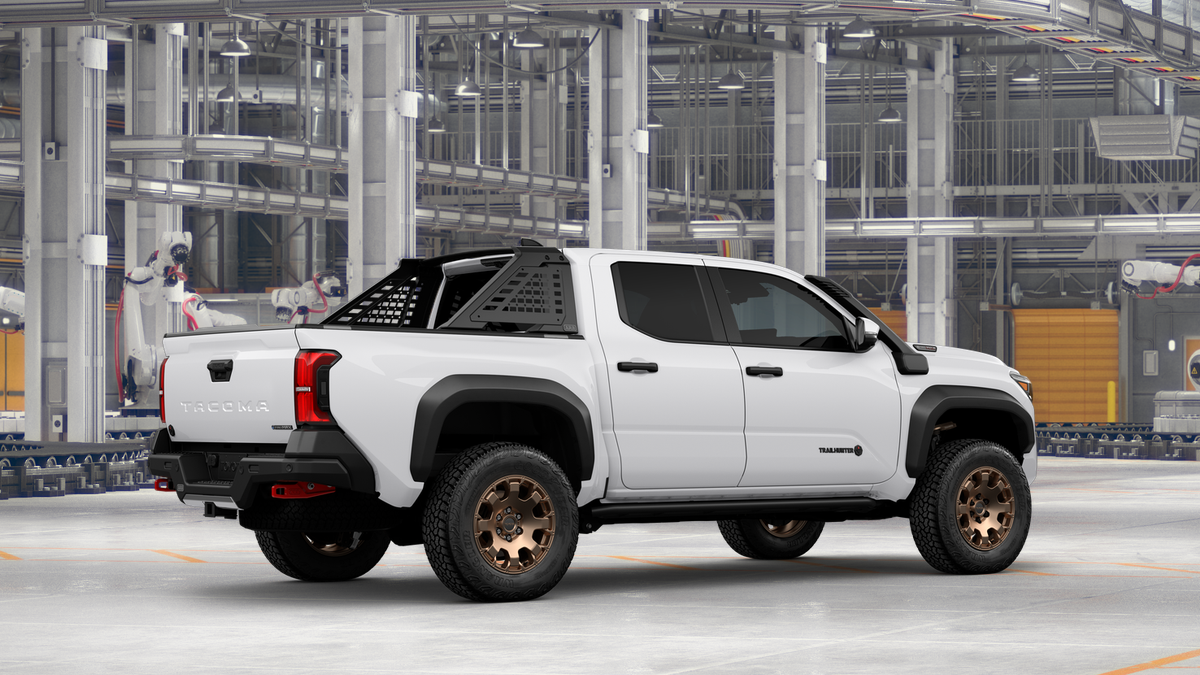 2025 Toyota Tacoma Trailhunter Double Cab photo 13