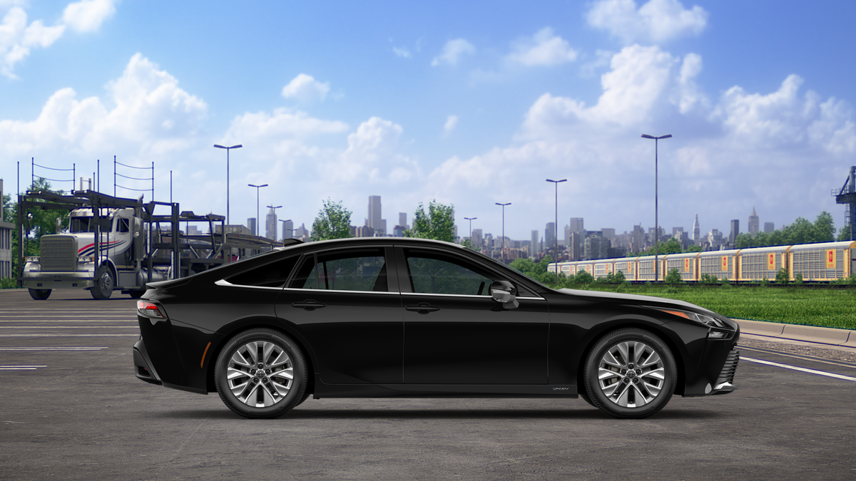 2025 Toyota Mirai XLE photo 12