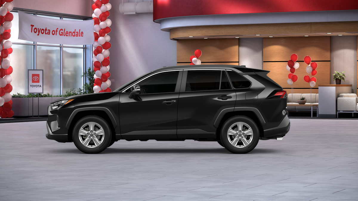 2025 Toyota RAV4 XLE photo 4