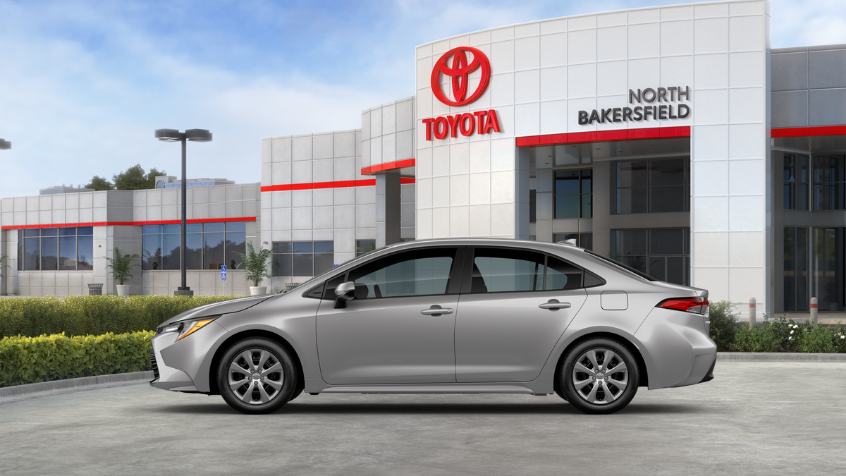2025 Toyota Corolla LE photo 5