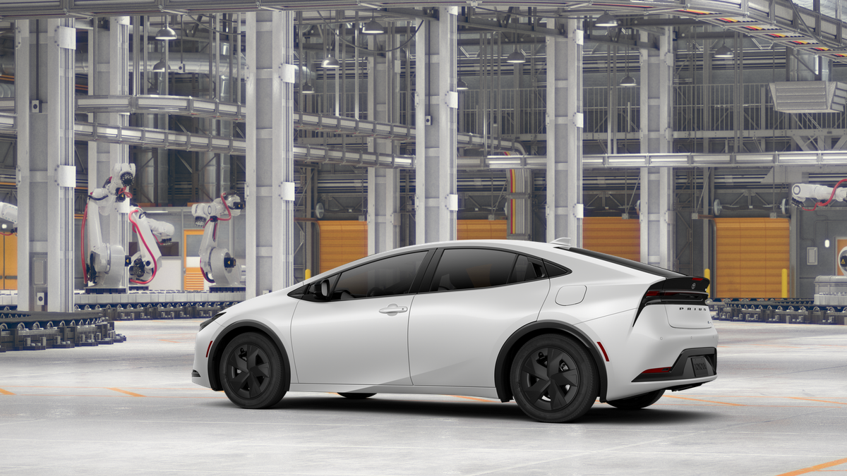 2026 Toyota Prius LE photo 5