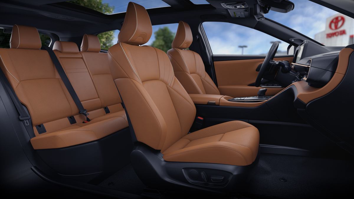 2025 Toyota Crown Signia Limited photo 2