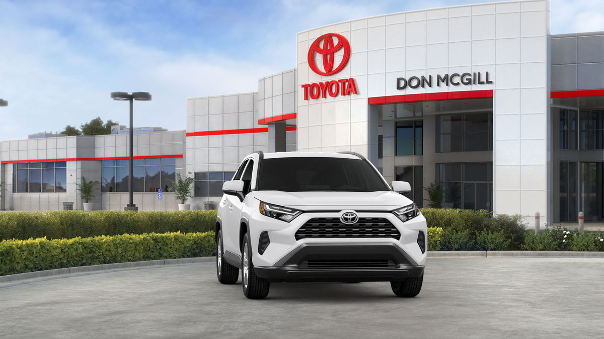 2025 Toyota RAV4 XLE photo 8