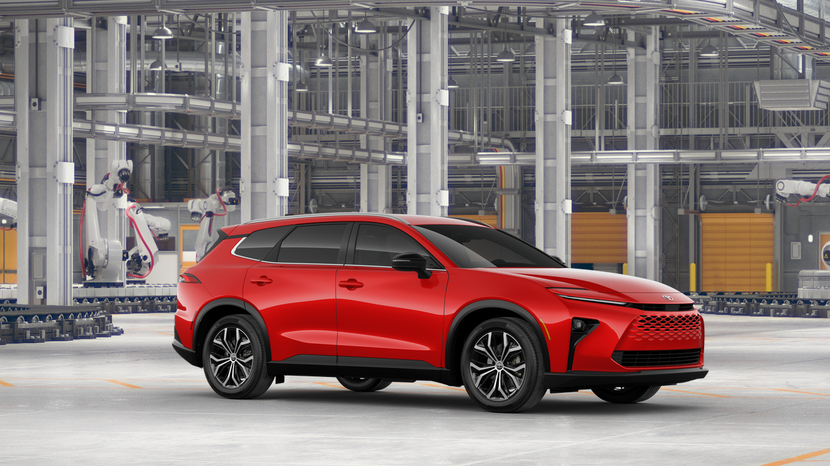2025 Toyota Crown Signia XLE photo 14