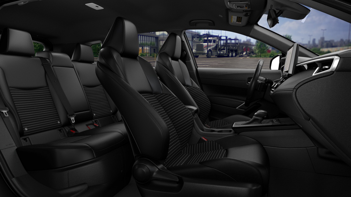 2026 Toyota Corolla Cross XLE XSE photo 23