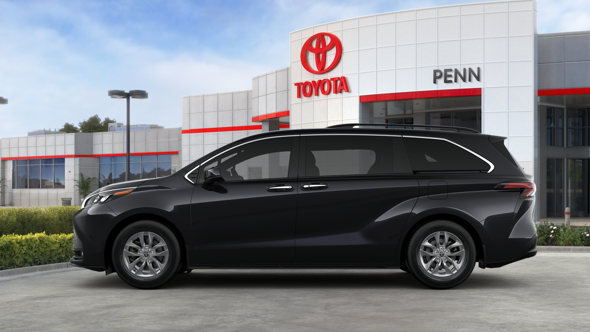 2025 Toyota Sienna XLE photo 15
