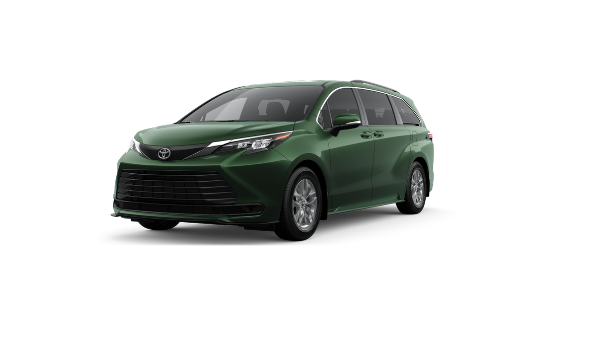 2026 Toyota Sienna LE's photo