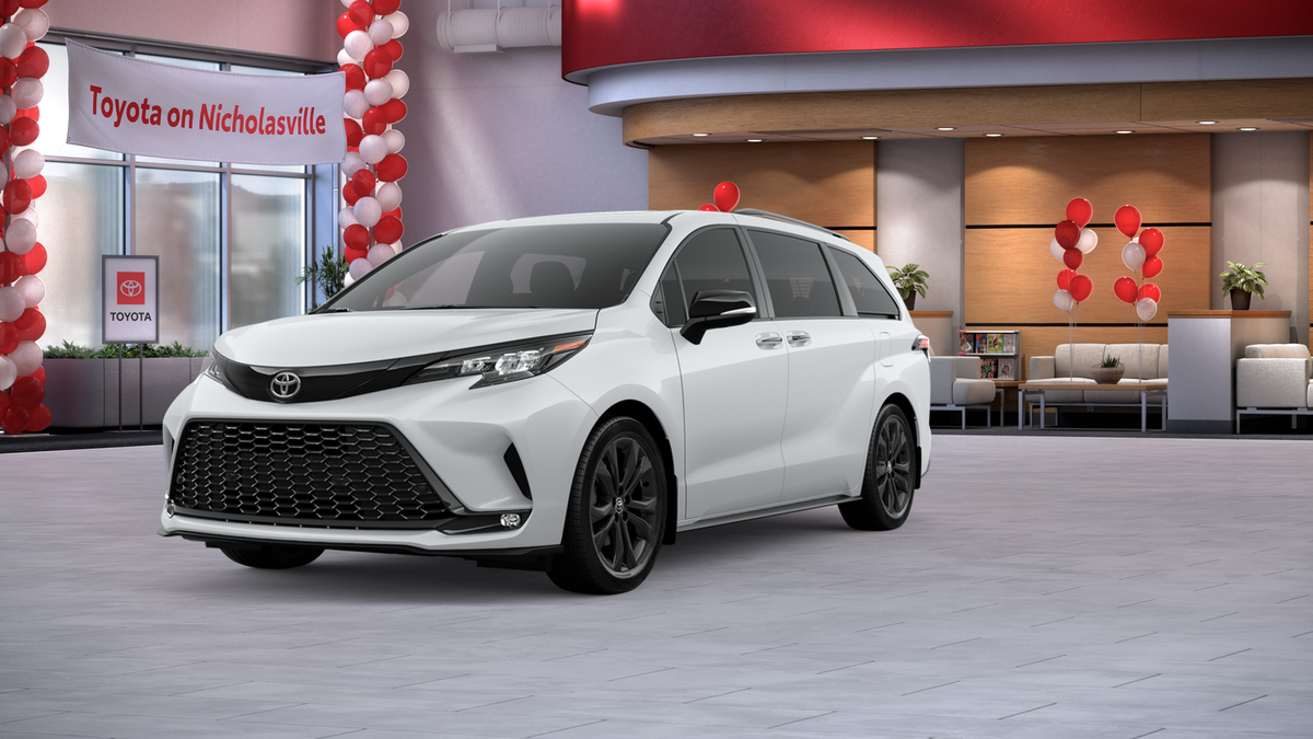 2026 Toyota Sienna XSE 7-Passenger Hybrid FWD's photo