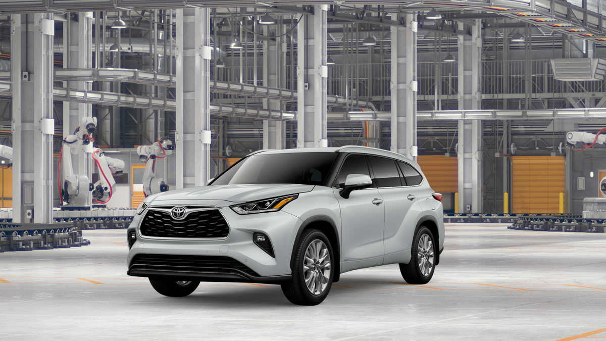 2026 Toyota Highlander XLE Hybrid photo 2