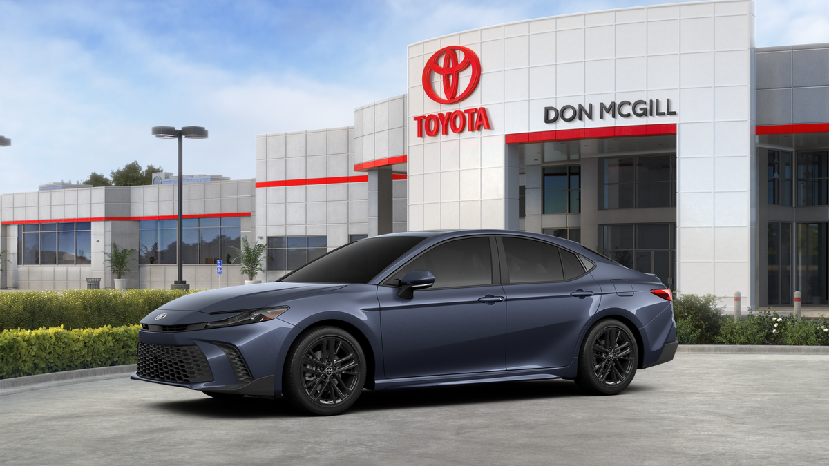 2026 Toyota Camry SE photo 4