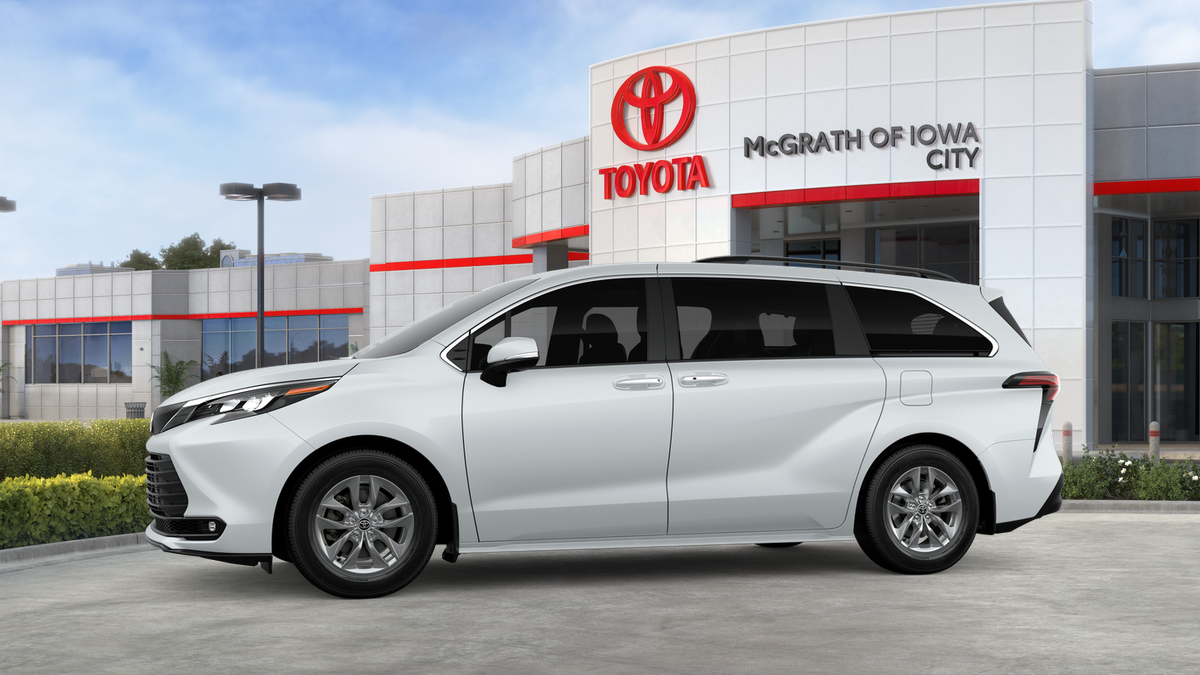 New 2026 Wind Chill Pearl <sup>1</sup> Toyota  XLE image 5