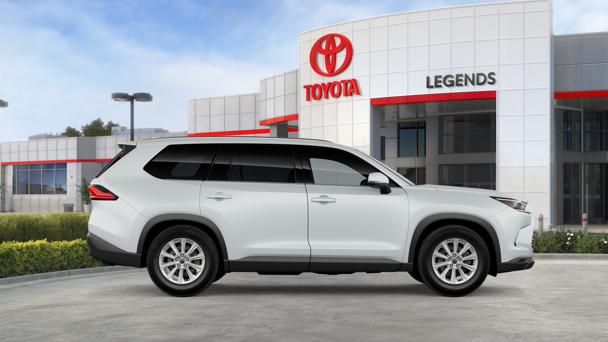 New 2026 Wind Chill Pearl <sup>1</sup> Toyota  XLE image 41