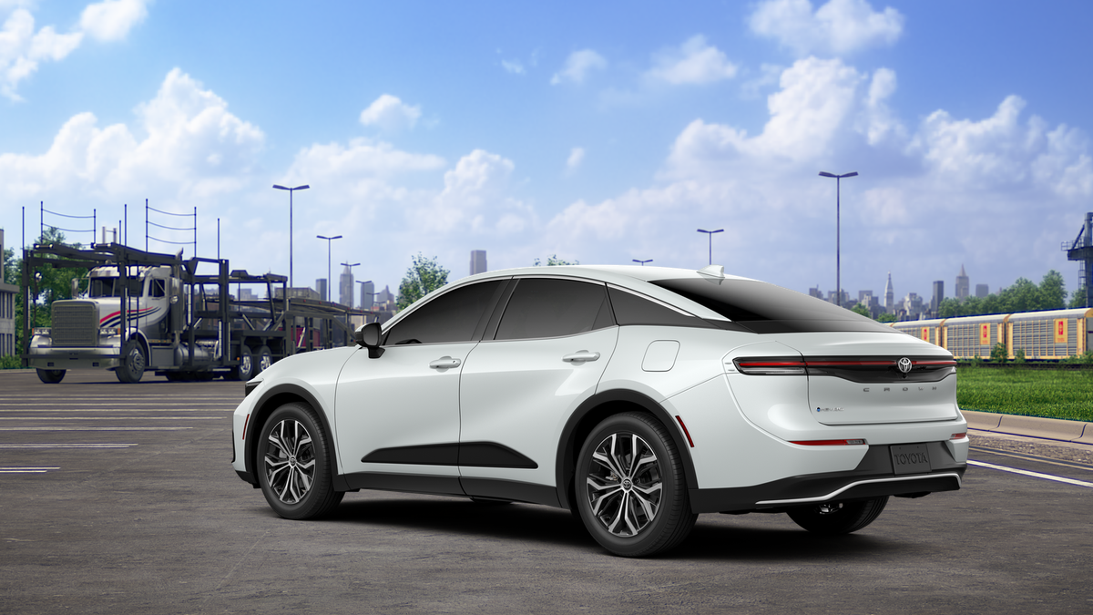 2026 Toyota Crown XLE photo 6