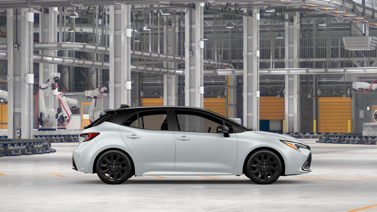 New 2027 Wind Chill Pearl with Black roof <sup>1</sup> Toyota  XSE image 14