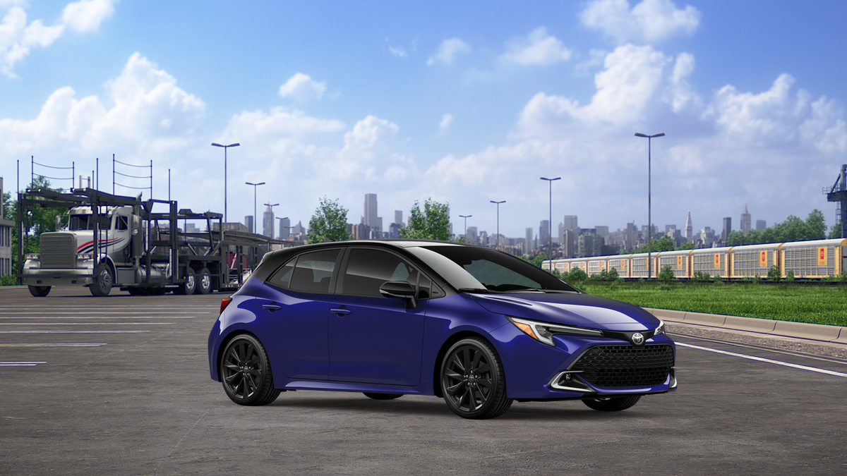 New 2026 Blue Crush Metallic with Midnight Black Metallic roof <sup>1</sup> Toyota  XSE image 16