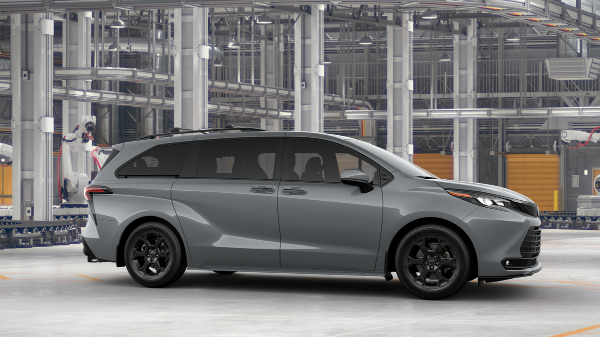 2025 Toyota Sienna Woodland Edition photo 15