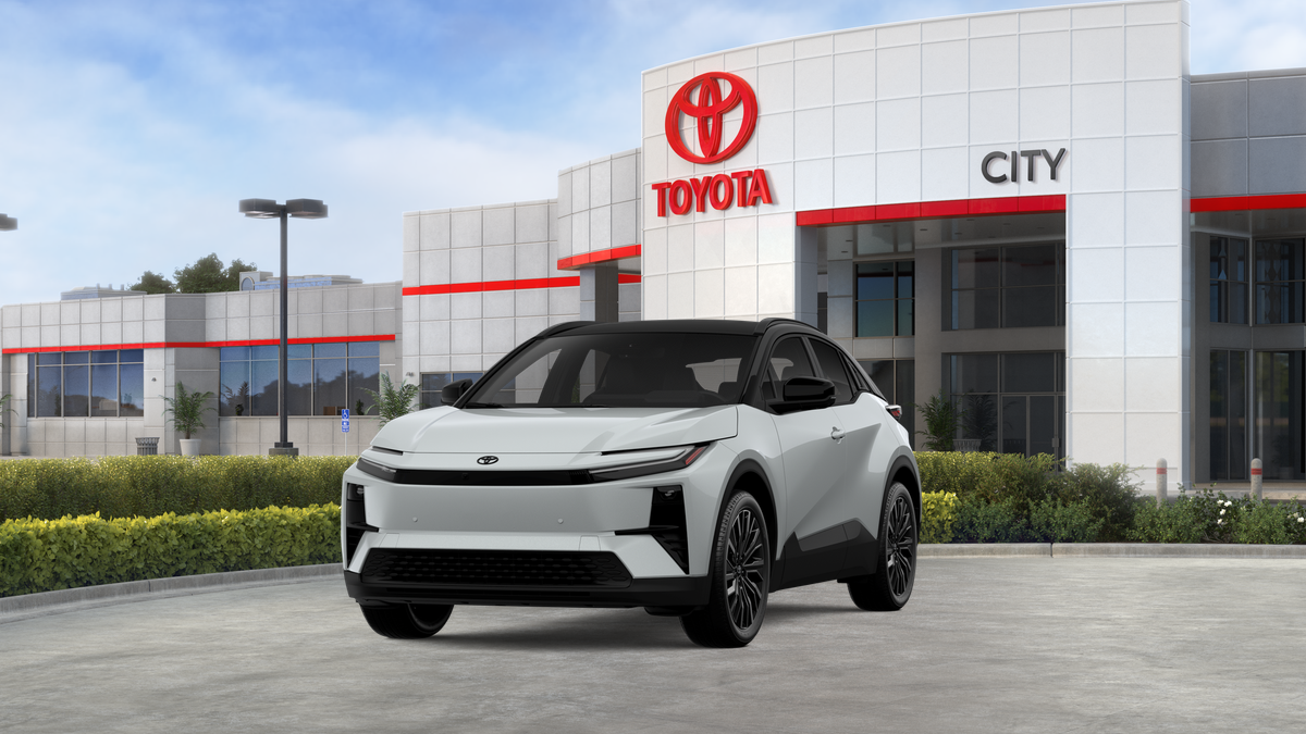 New 2027 Wind Chill Pearl with Midnight Black Metallic roof <sup>1</sup> Toyota  XSE image 56