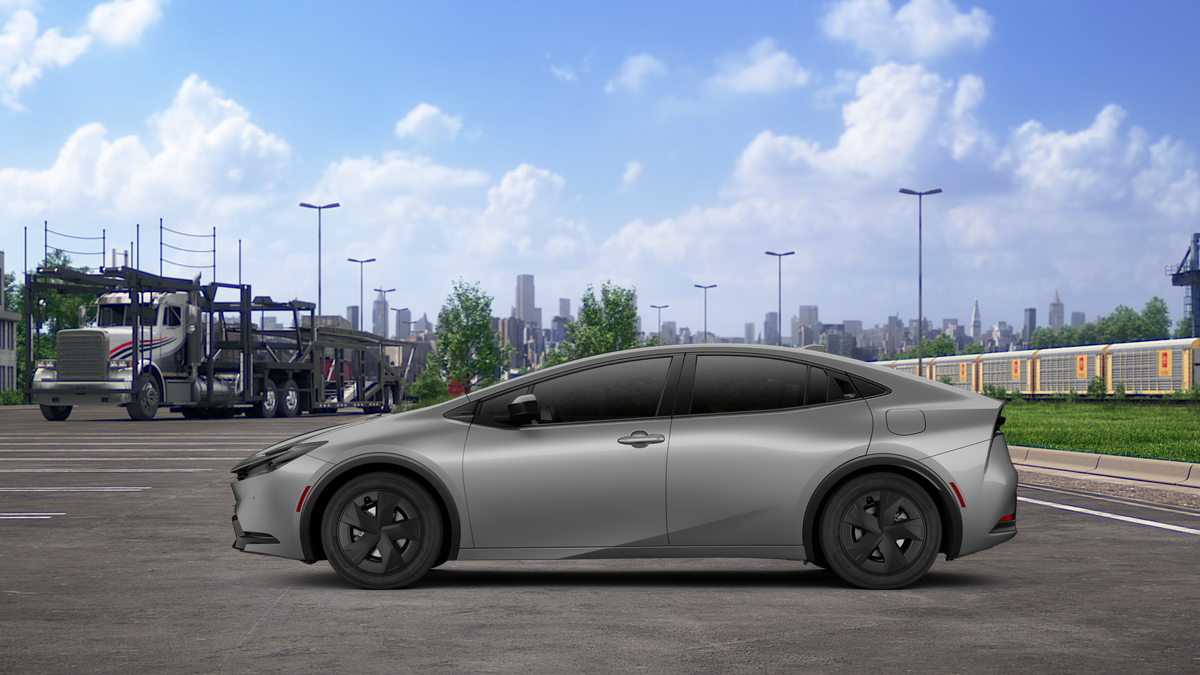 2026 Toyota Prius LE photo 4