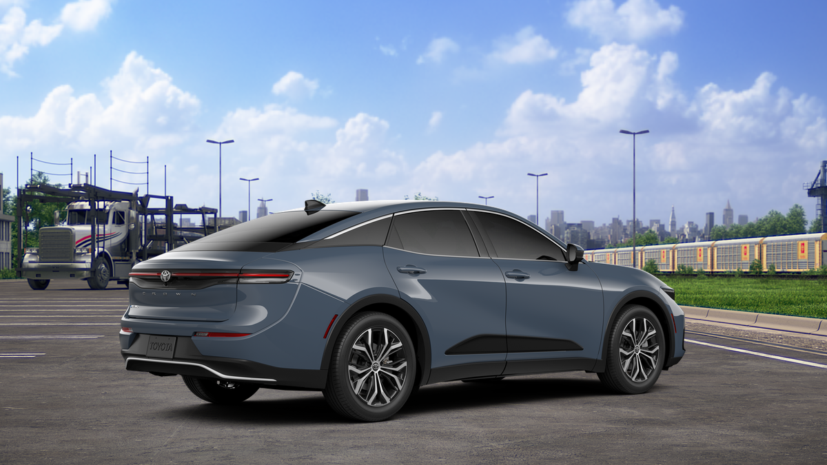 2026 Toyota Crown XLE photo 9