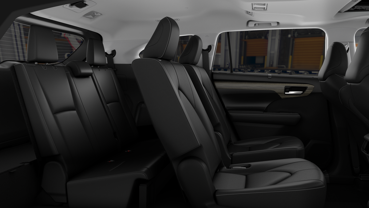 2025 Toyota Highlander Limited photo 21