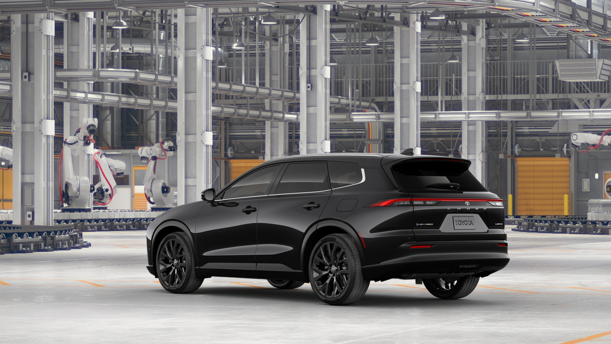 2025 Toyota Crown Signia Limited photo 4