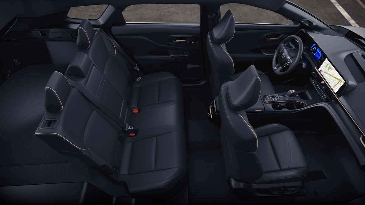 2025 Toyota Crown Signia Limited photo 20