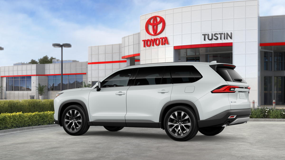 New 2026 Wind Chill Pearl <sup>1</sup> Toyota  MAX Limited image 7