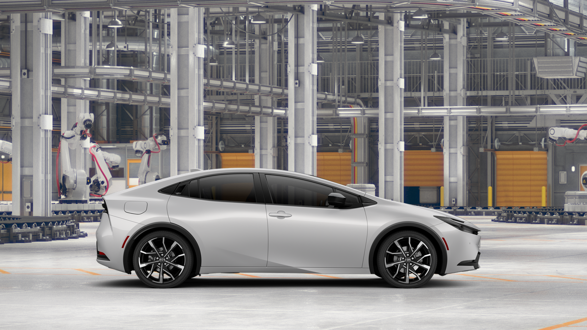 2026 Toyota Prius Plug-in Hybrid XSE photo 14