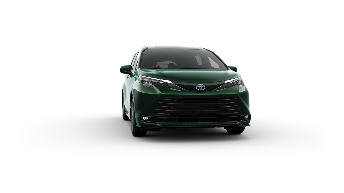 2025 Toyota Sienna XLE photo 32