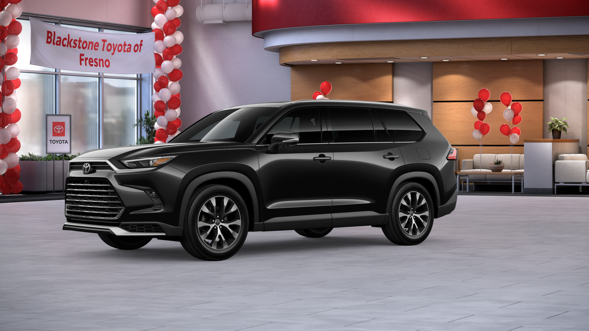 2026 Toyota Highlander Hybrid Limited photo 3