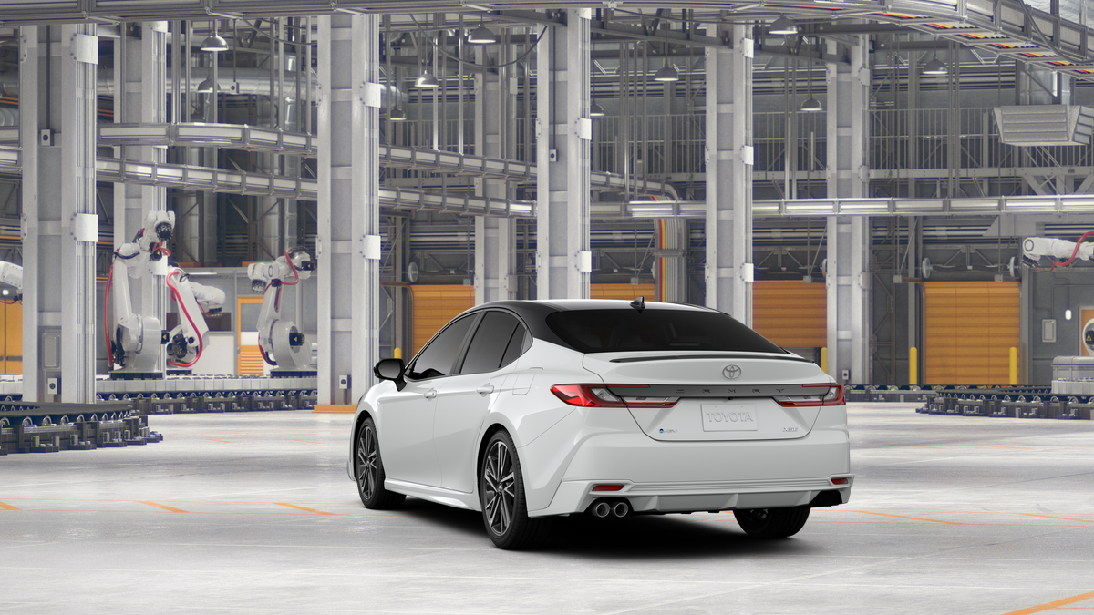 New 2026 Wind Chill Pearl with Midnight Black Metallic roof <sup>1</sup> Toyota  XSE image 9
