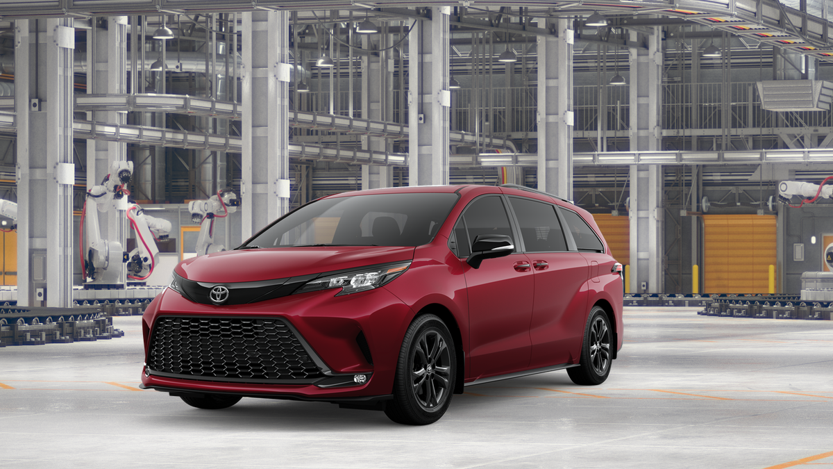 2026 Toyota Sienna XSE's photo